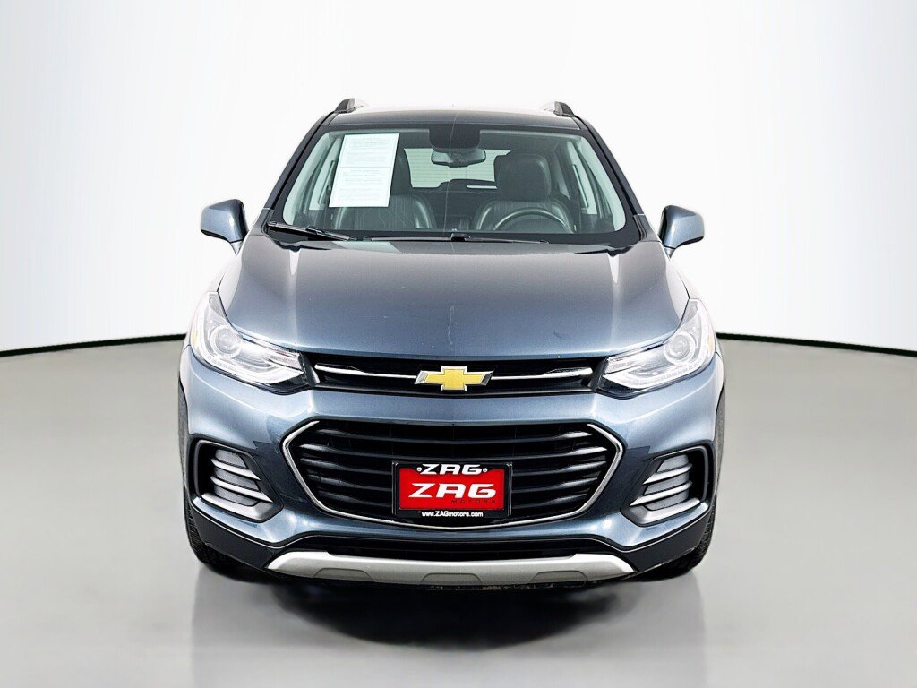 Used 2021 Chevrolet Trax LT w/ LT Convenience Package image 8