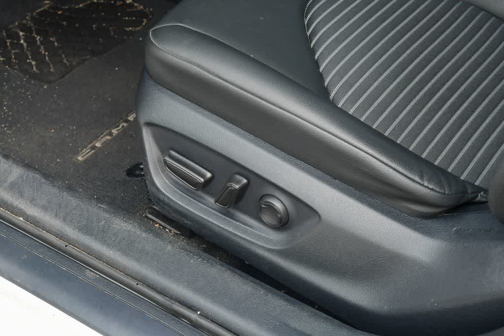 Used 2024 Toyota Camry SE FWD image 25