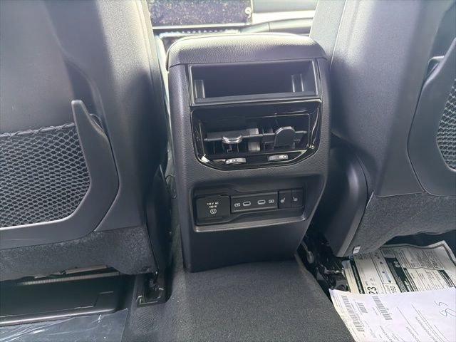 New 2026 Jeep Grand Cherokee Limited w/ Limited Altitude Package image 10