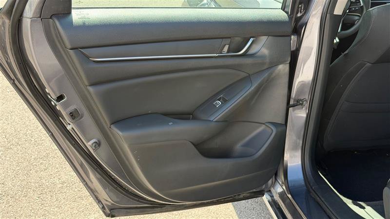 Used 2018 Honda Accord EX image 42