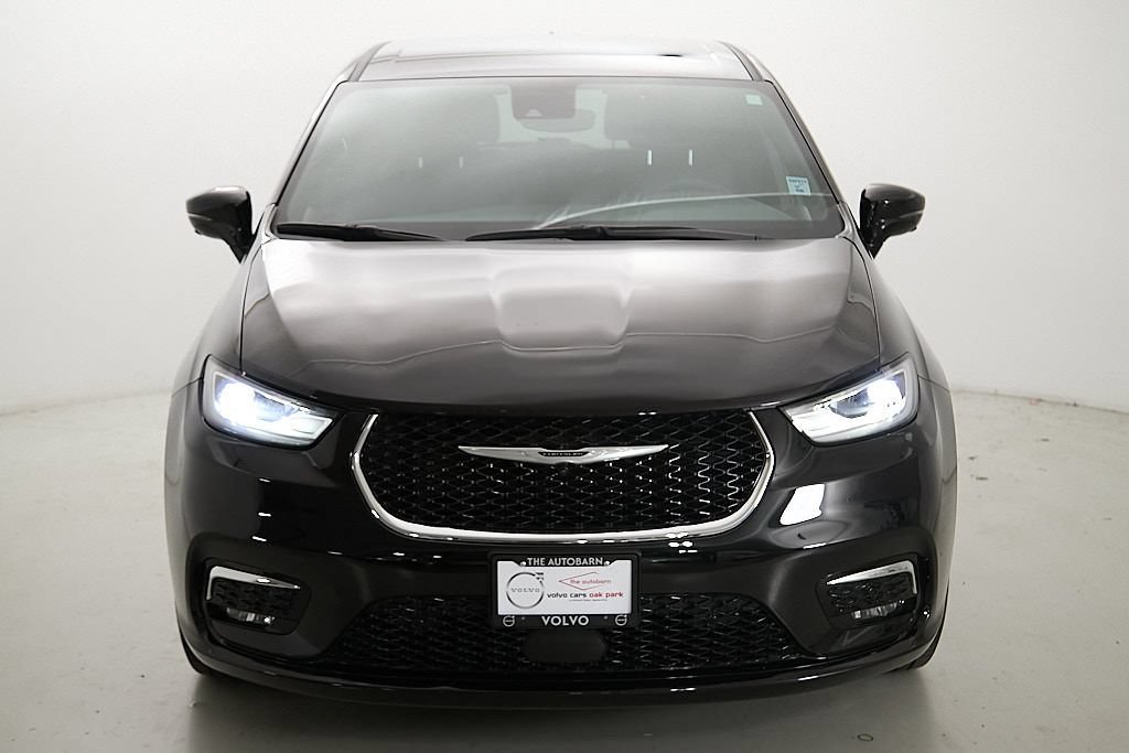 Used 2025 Chrysler Pacifica Select AWD/4WD image 5