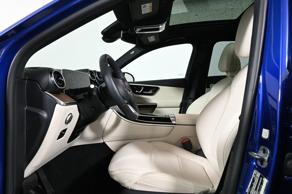 Certified 2025 Mercedes-Benz GLC 300 4MATIC image 3