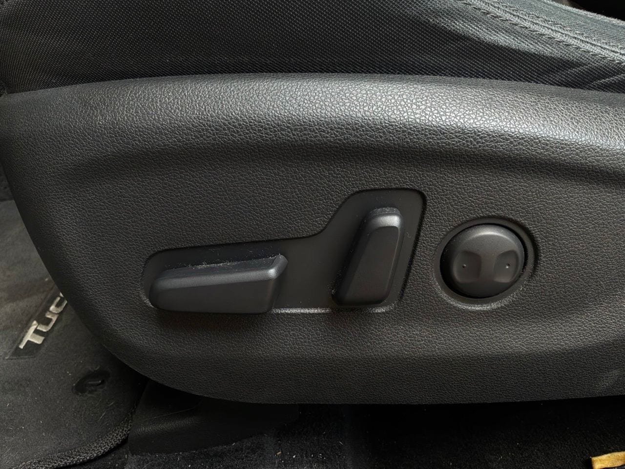 Used 2019 Hyundai Tucson Sport FWD image 11