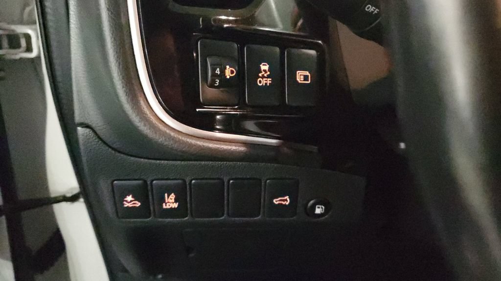 Used 2018 Mitsubishi Outlander GT AWD/4WD image 26