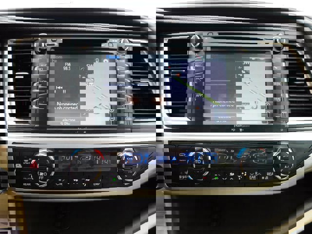 Used 2014 Toyota Highlander XLE image 16