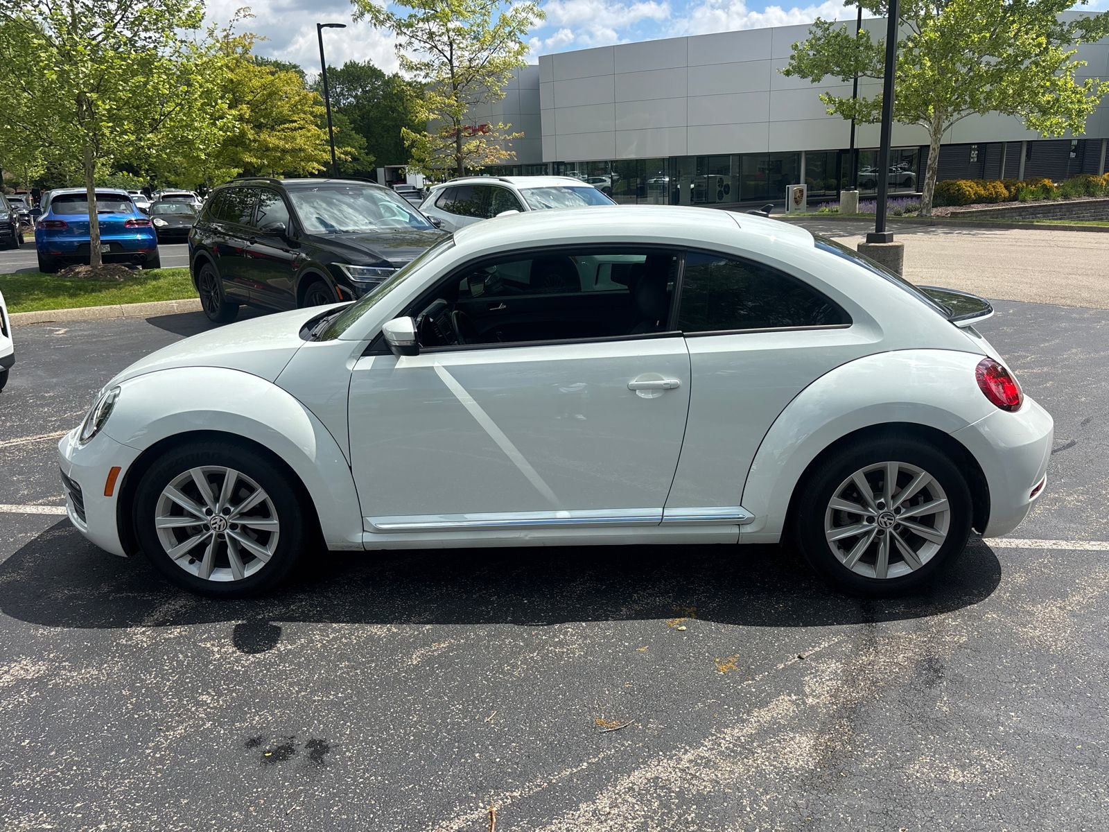 Used 2018 Volkswagen Beetle 2.0T S w/ Style & Comfort Package For S FWD image 8