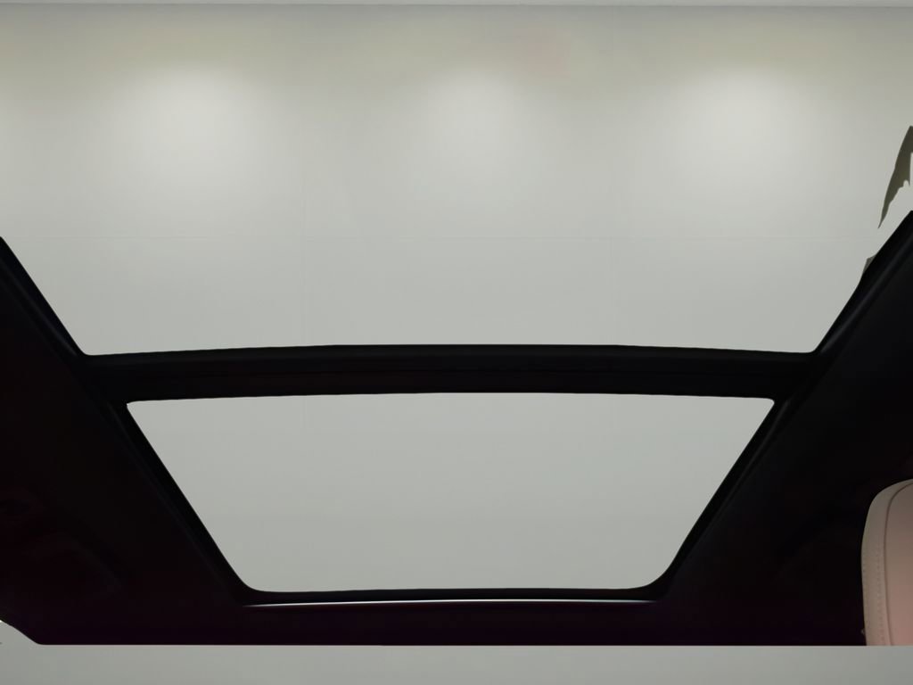 New 2026 Volvo XC90 B6 Plus w/ Protection Package Premier image 13