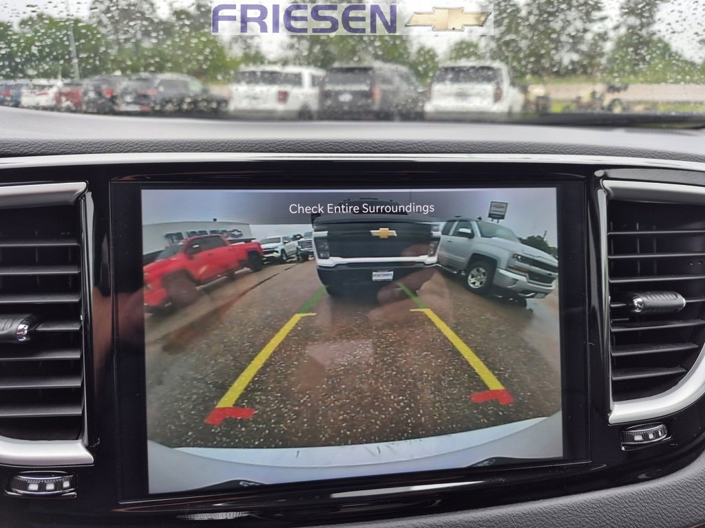 Used 2023 Chrysler Pacifica Touring-L image 18