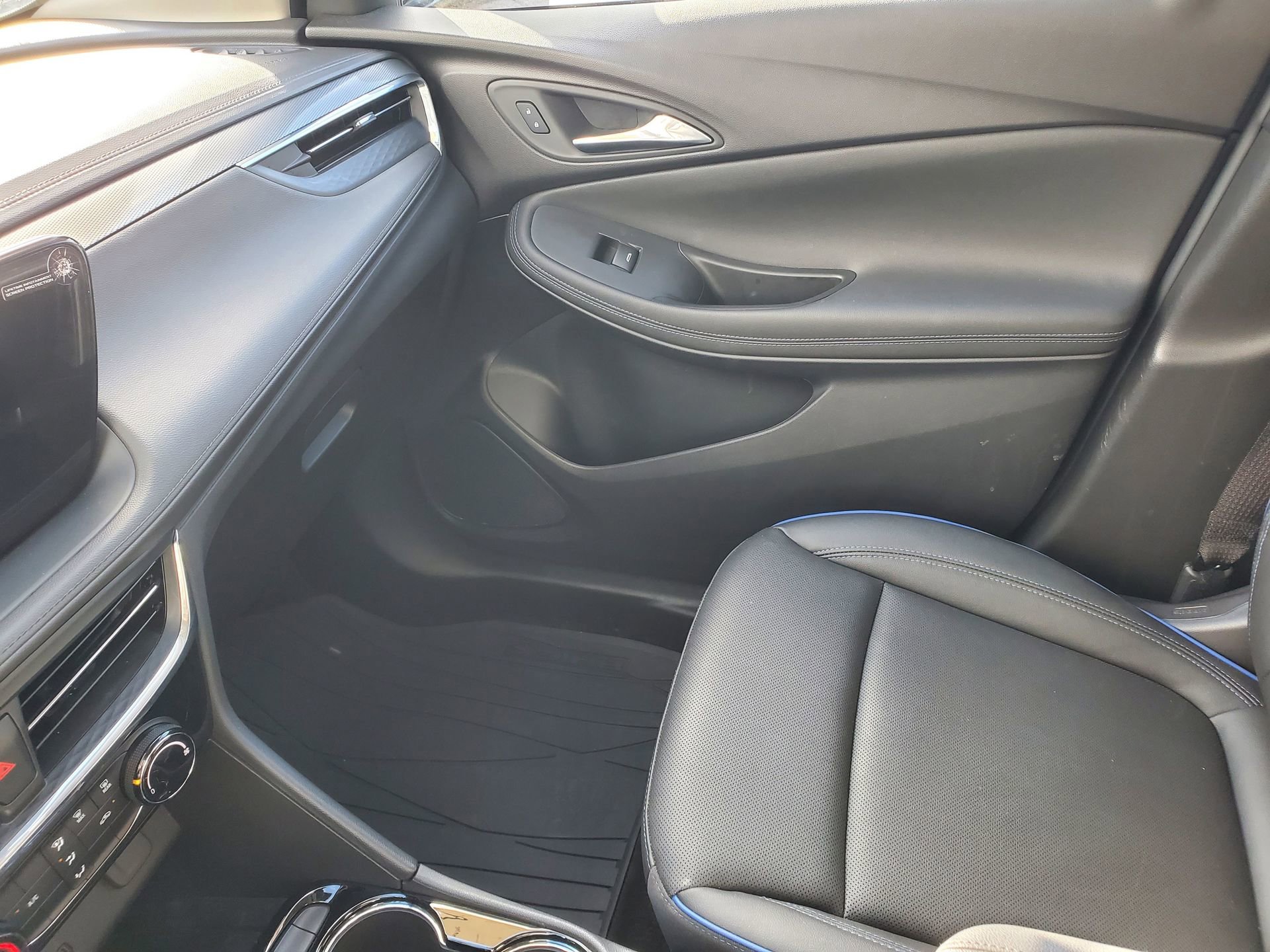 Used 2025 Buick Encore GX Sport Touring image 26