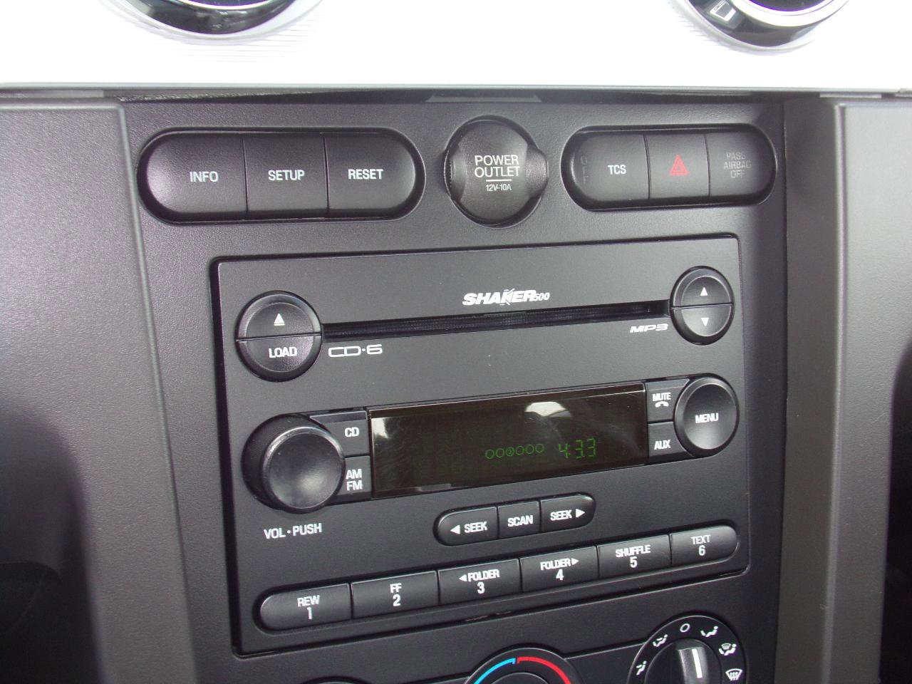 Used 2005 Ford Mustang GT RWD image 16