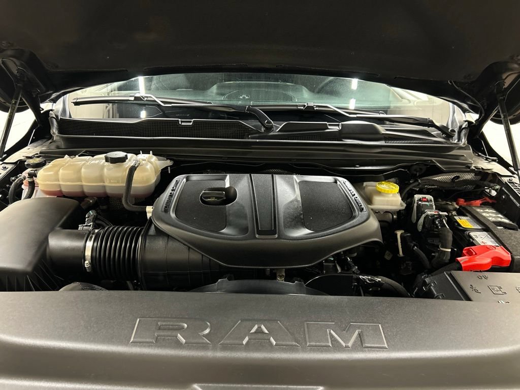 Used 2025 RAM 1500 Big Horn AWD/4WD image 12