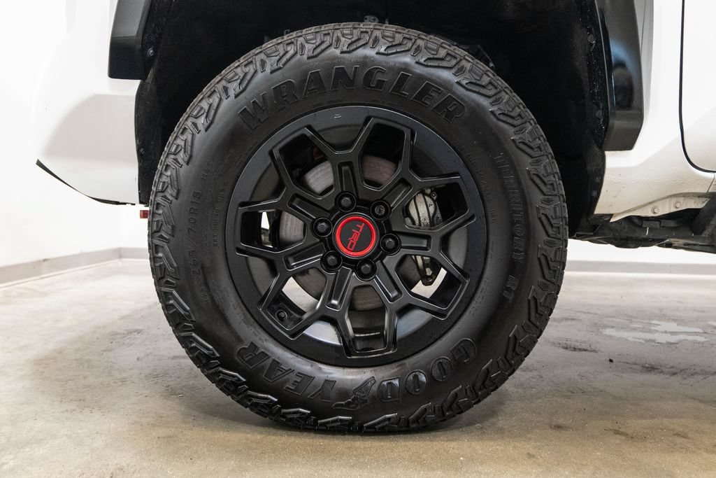 Used 2025 Toyota Tacoma TRD Pro AWD/4WD image 12