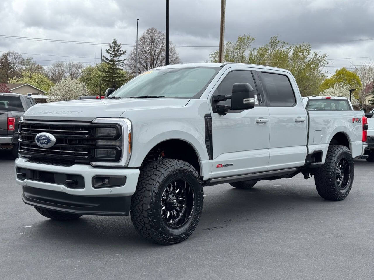 Used 2026 Ford F350 Platinum AWD/4WD image 3