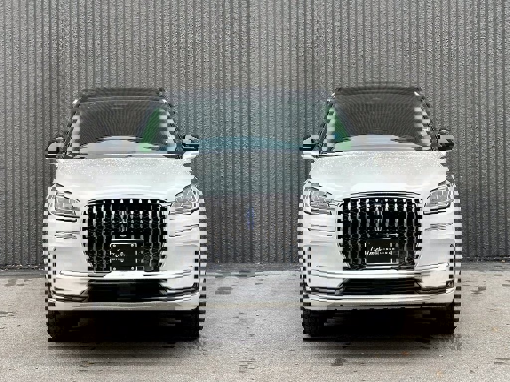 New 2025 Lincoln Corsair Grand Touring image 8