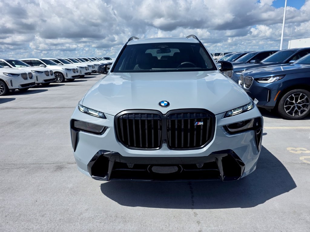 New 2027 BMW X7 M60i AWD/4WD image 2