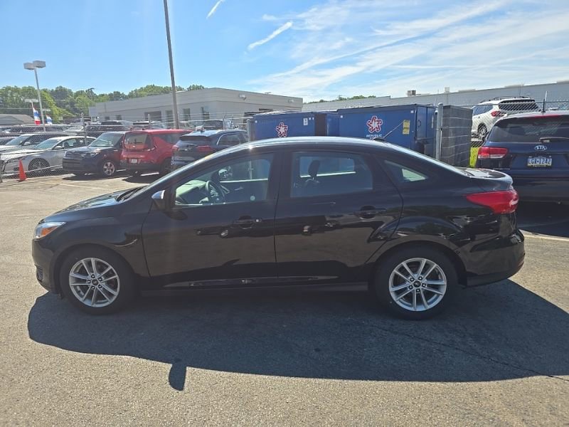 Used 2018 Ford Focus SE FWD image 4
