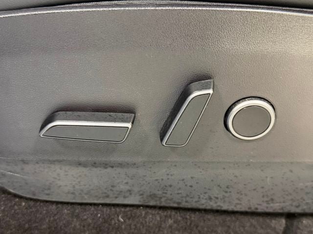 Used 2022 Tesla Model Y Long Range AWD/4WD image 19