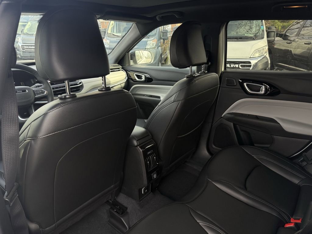 New 2026 Jeep Compass Limited w/ Sun, Sound & Navigation Group image 27
