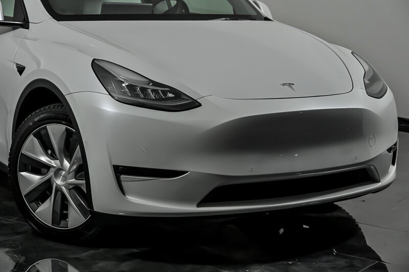 Used 2021 Tesla Model Y Long Range AWD/4WD image 2