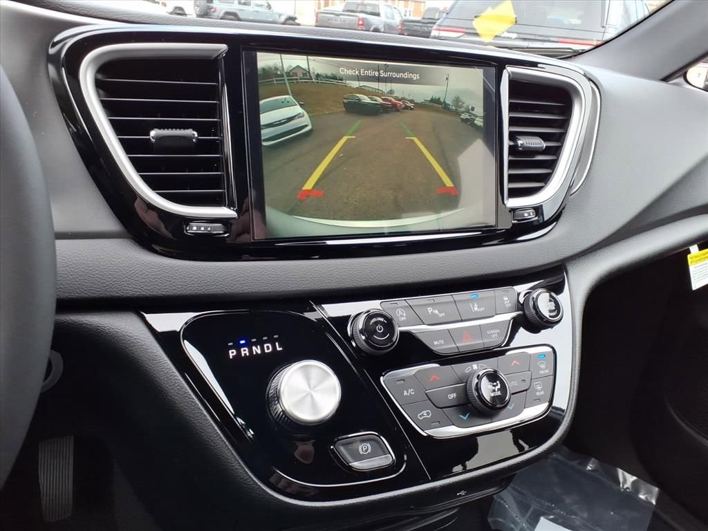 New 2026 Chrysler Voyager LX FWD image 21