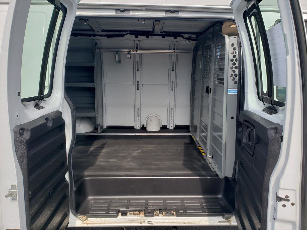 Used 2017 Chevrolet Express 2500 image 14