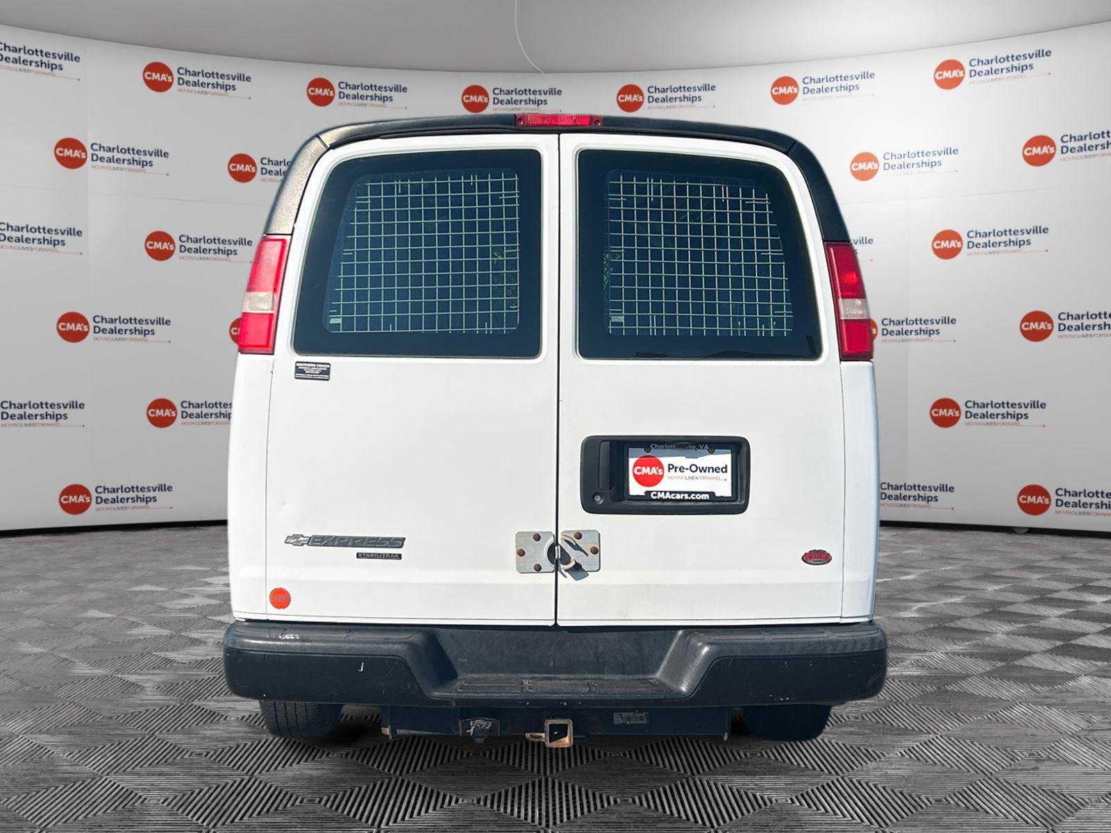 Used 2014 Chevrolet Express 3500 RWD image 4