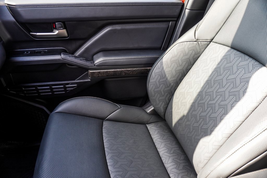 Used 2025 Toyota Tacoma Limited image 30