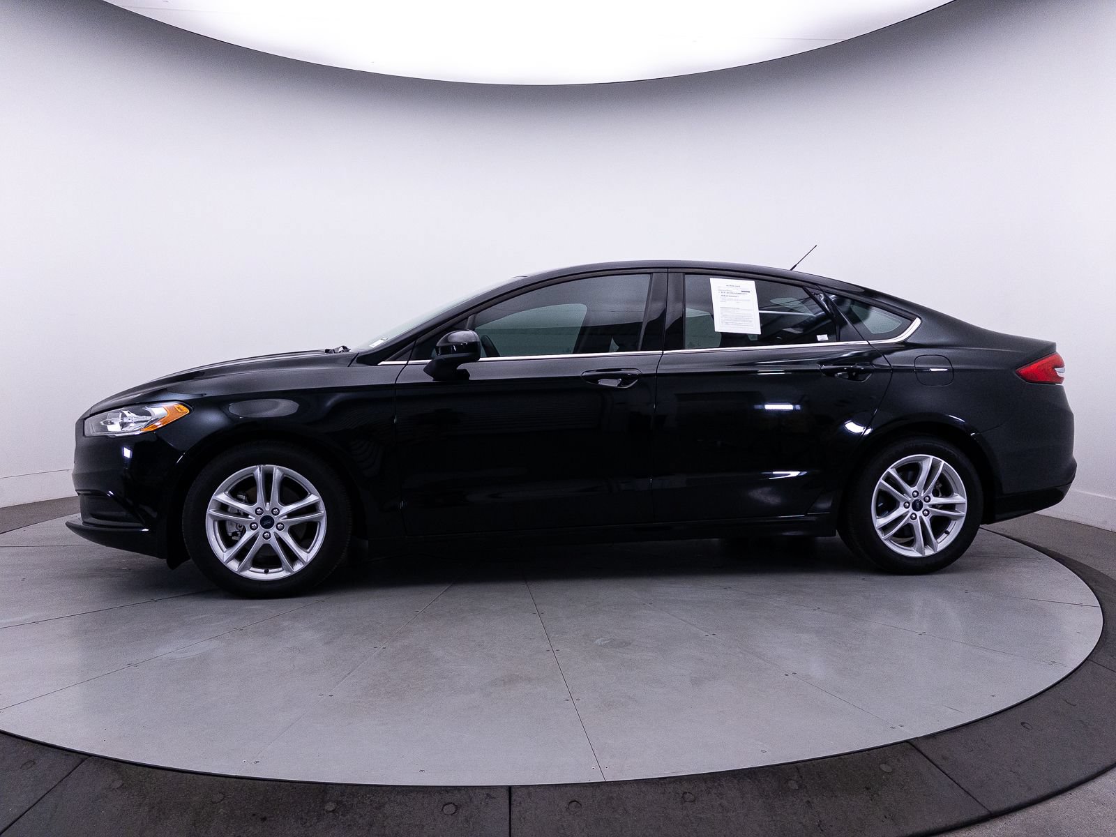 Used 2018 Ford Fusion SE w/ Fusion SE Technology Package FWD image 31
