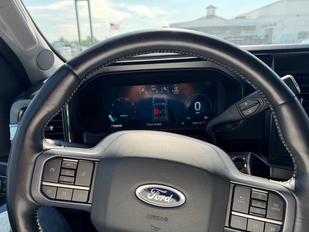 Used 2023 Ford F250 Lariat w/ Sport Appearance Package AWD/4WD image 13