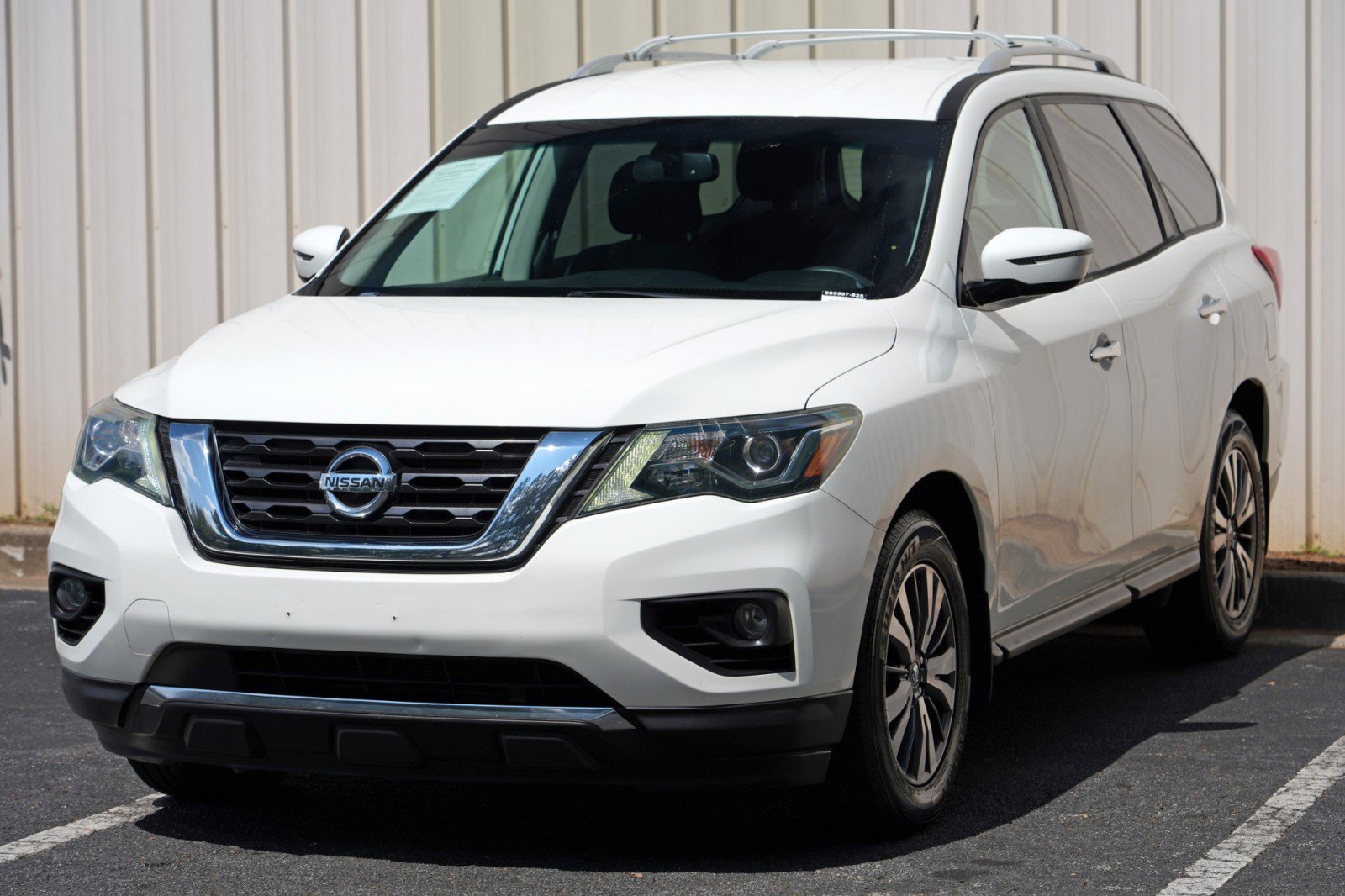 Used 2017 Nissan Pathfinder SV FWD image 44