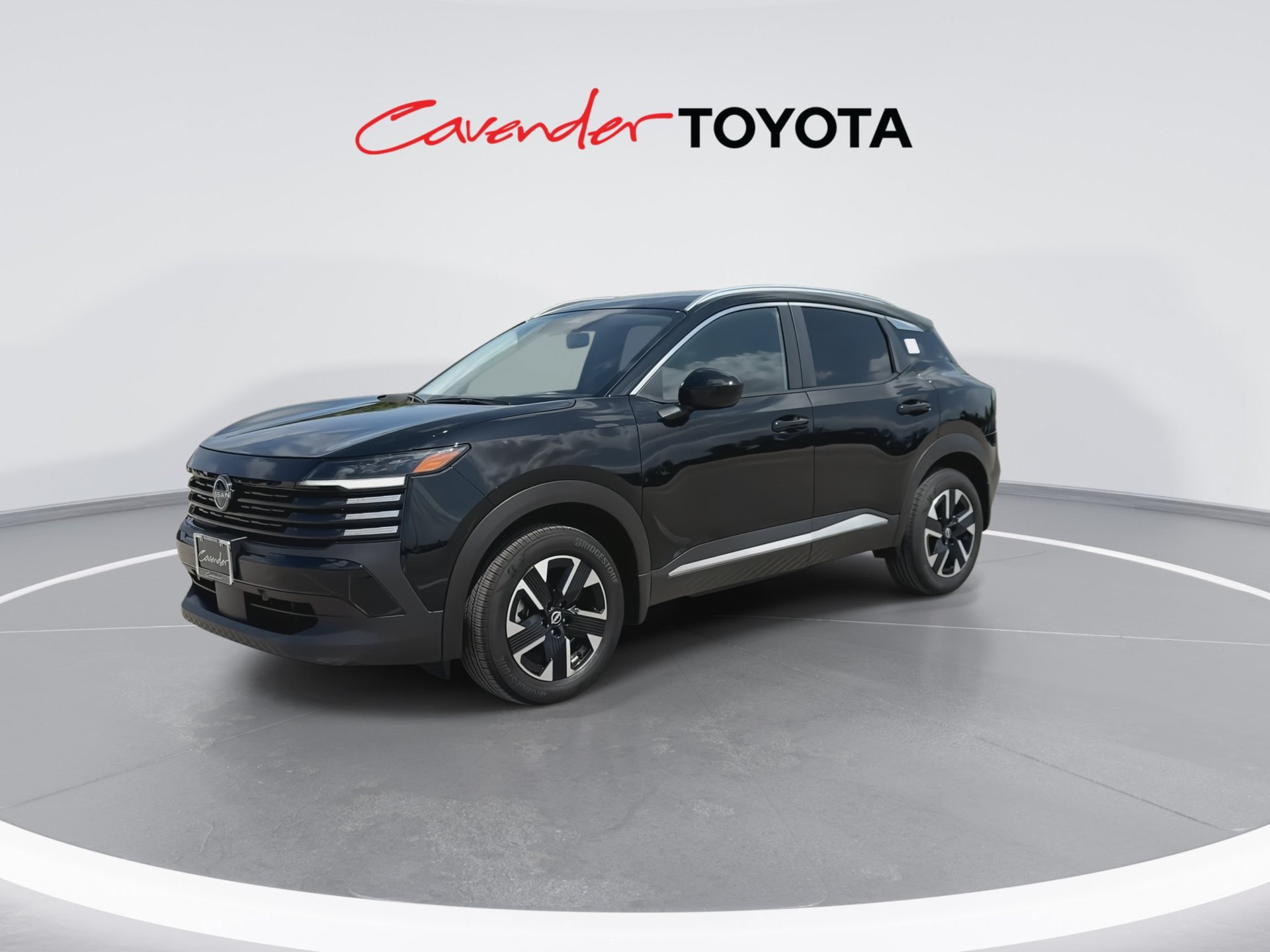 Used 2026 Nissan Kicks SV w/ SV Premium Package AWD/4WD image 4