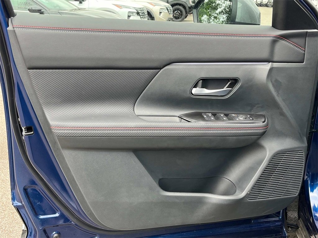 New 2025 Nissan Kicks SR image 21