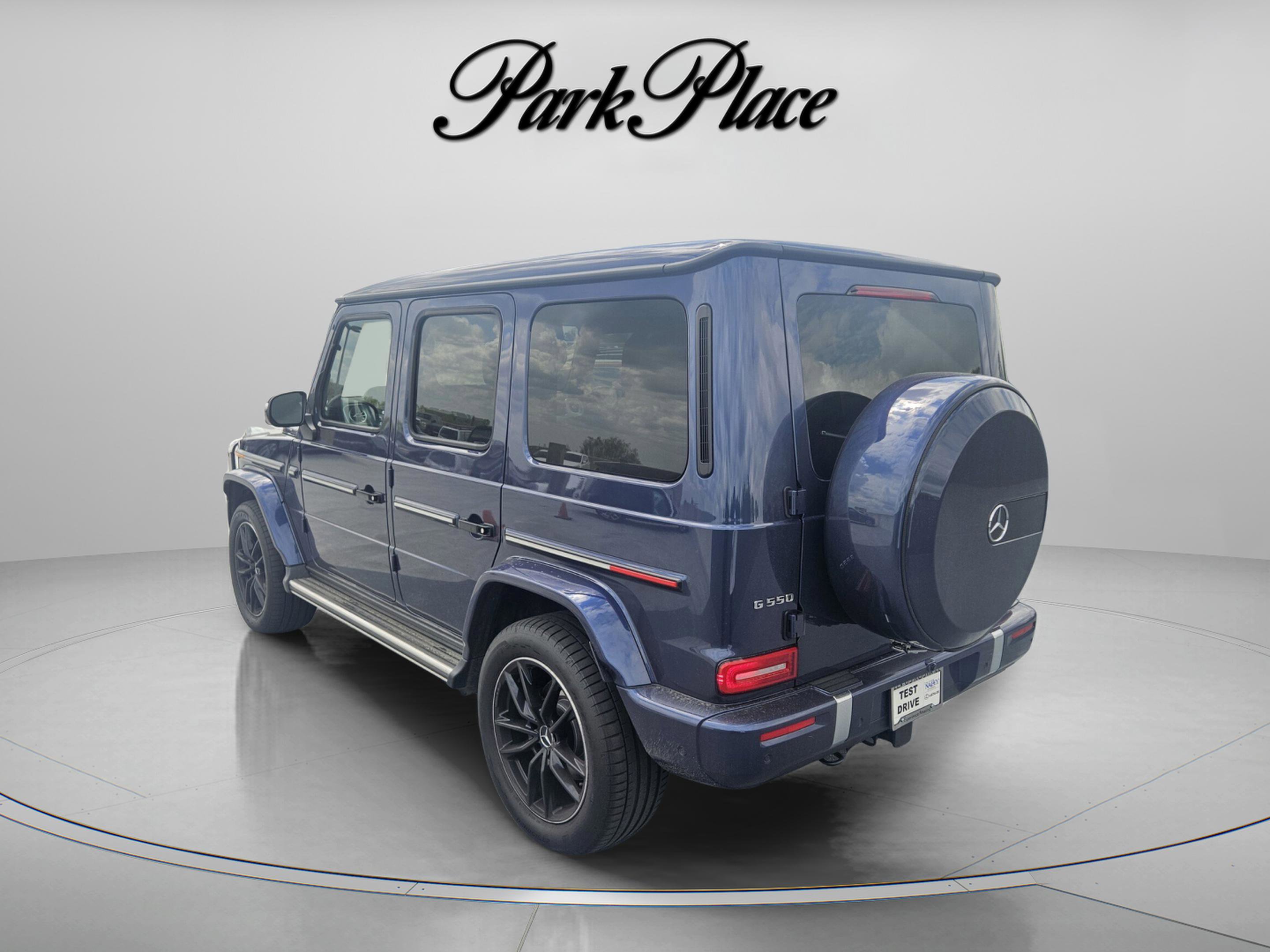 Used 2025 Mercedes-Benz G 550 image 2