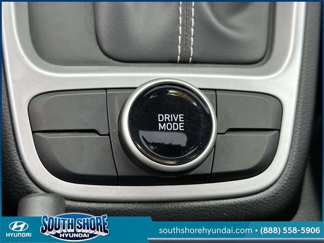 Certified 2022 Hyundai Venue SEL image 32