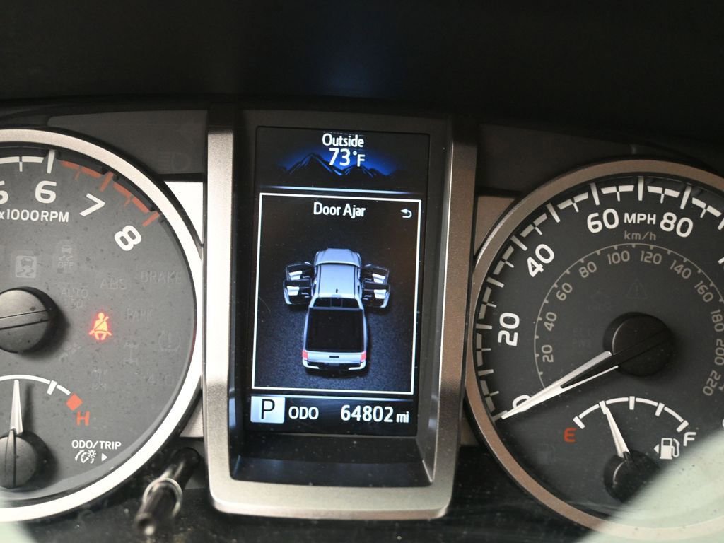 Used 2016 Toyota Tacoma SR5 w/ SR5 Appearance Package (SN) image 13