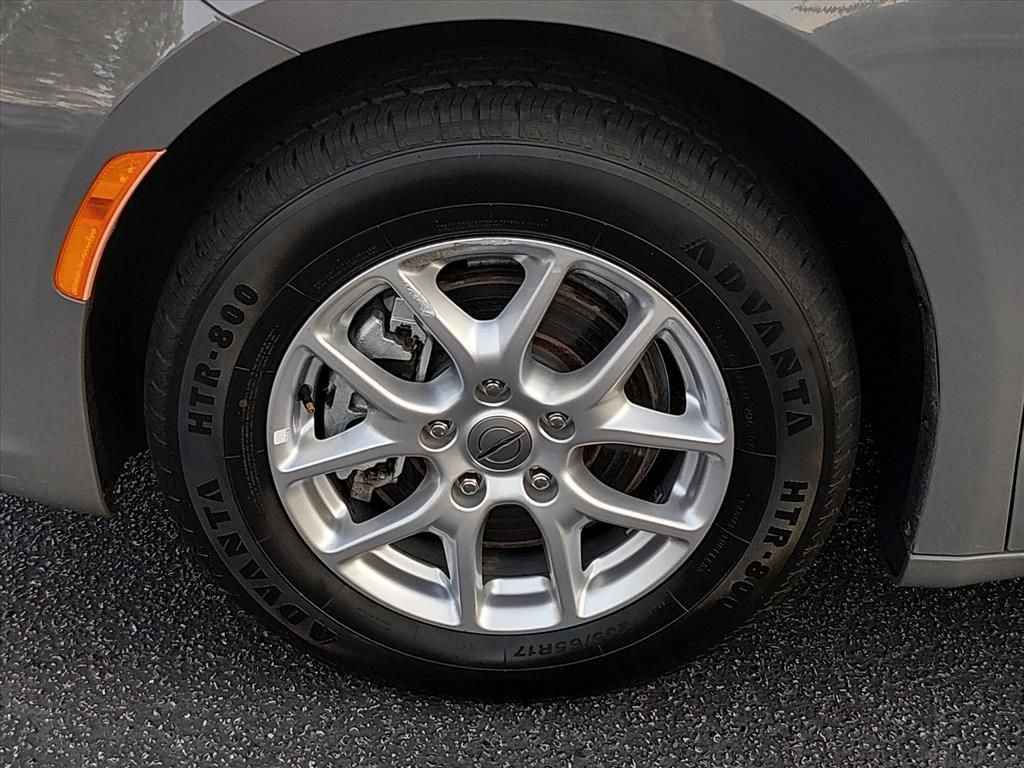 Used 2023 Chrysler Pacifica Touring-L FWD image 18