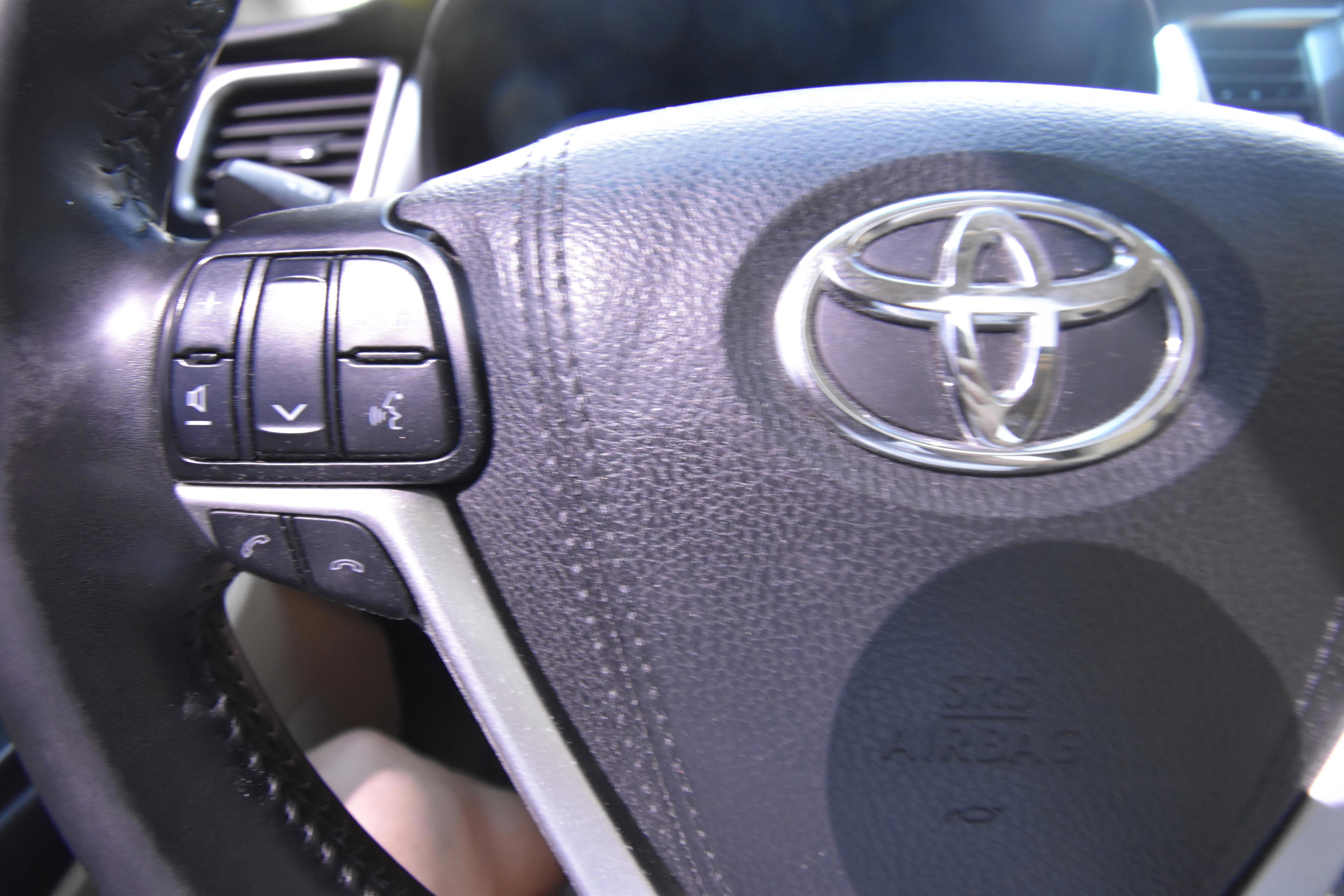 Used 2017 Toyota Highlander XLE FWD image 14