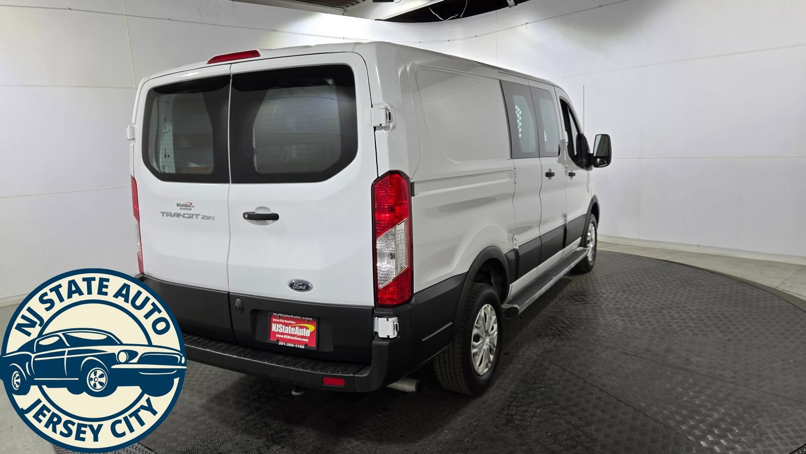 Used 2022 Ford Transit 250 Low Roof w/ Exterior Upgrade Package RWD image 7