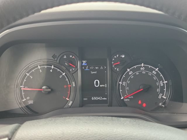 Used 2020 Toyota 4Runner SR5 AWD/4WD image 28
