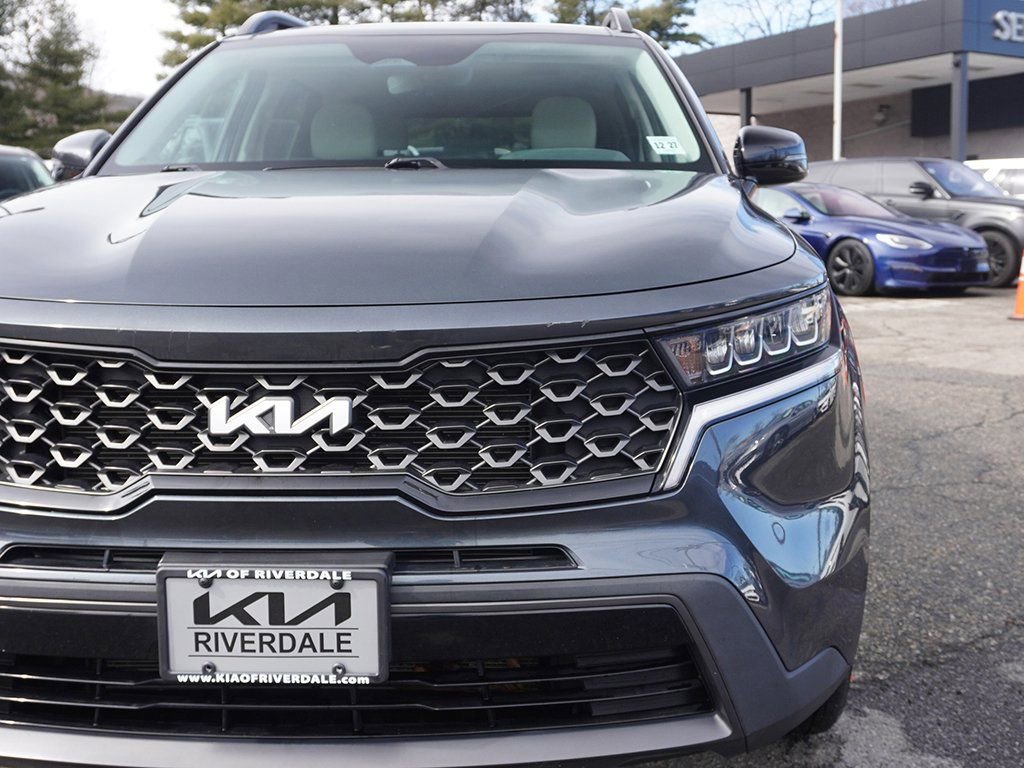 Used 2022 Kia Sorento S w/ Panoramic Sunroof Package image 16