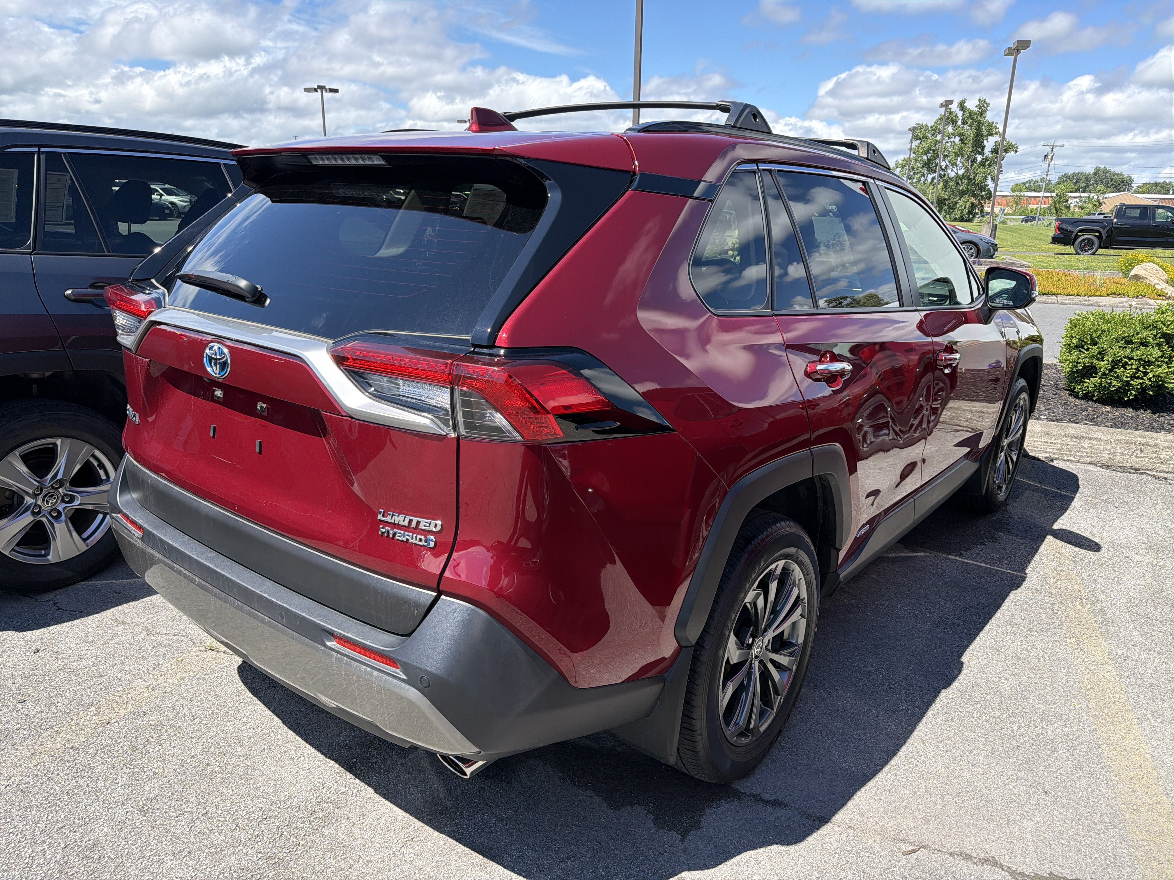 Used 2023 Toyota RAV4 Limited AWD/4WD image 7