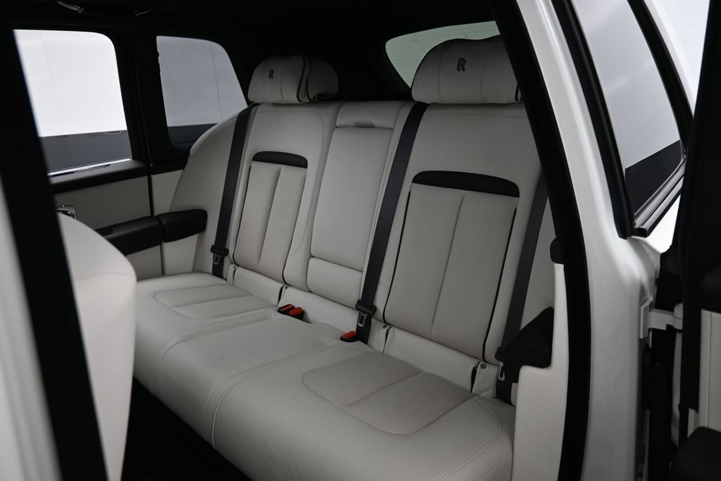 Certified 2022 Rolls-Royce Cullinan w/ Dark Exterior Package AWD/4WD image 25