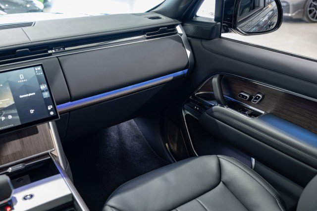 Used 2025 Land Rover Range Rover Autobiography image 43