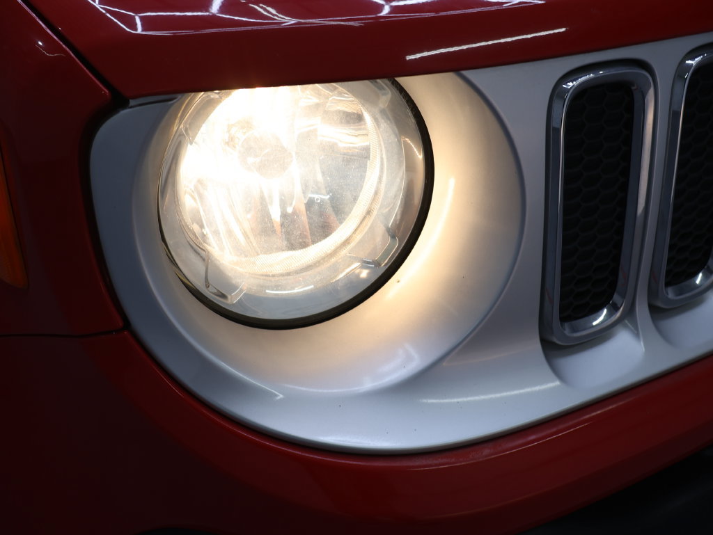 Used 2017 Jeep Renegade Limited FWD image 29