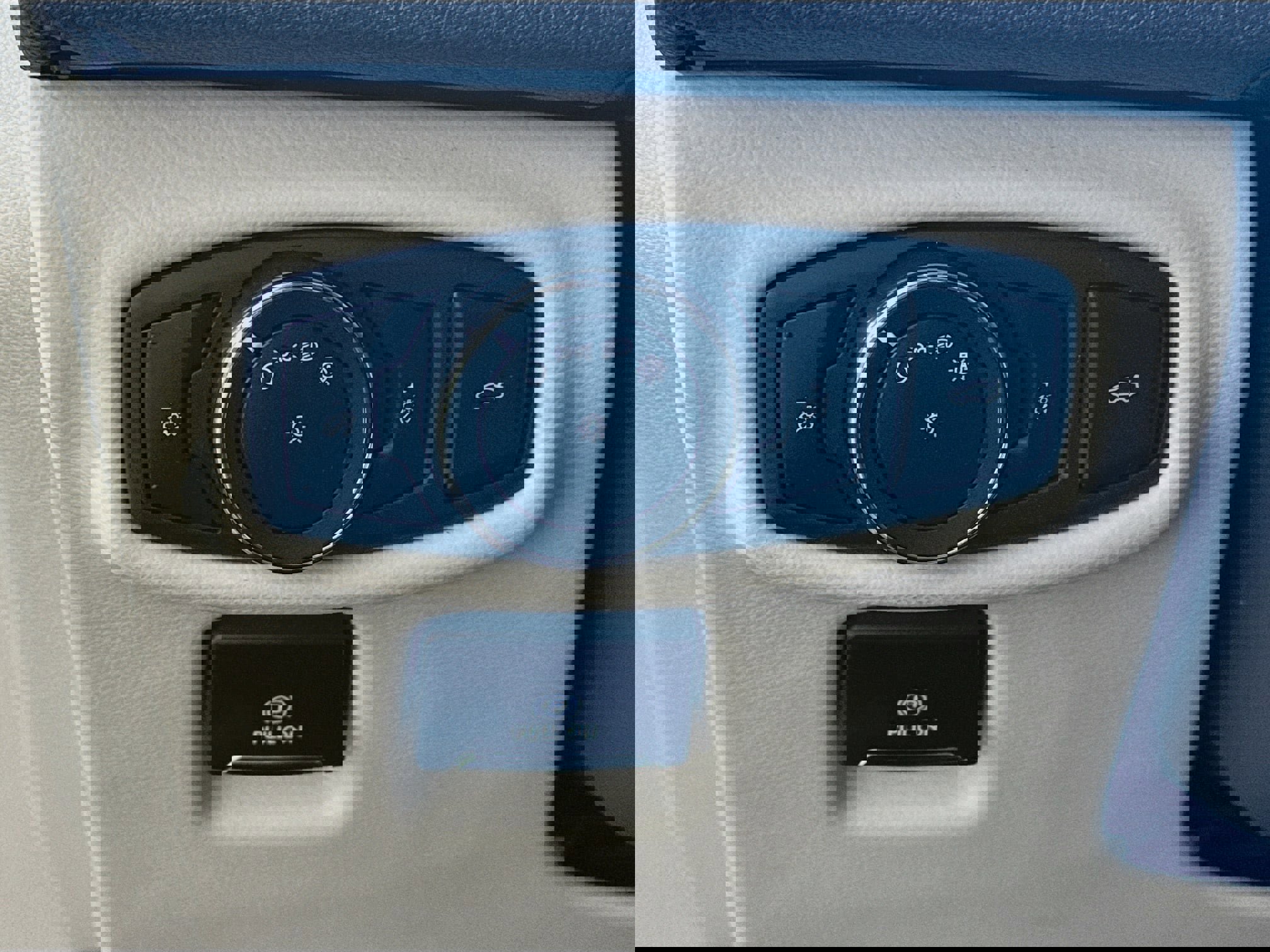 Used 2019 Lincoln MKZ Reserve image 13