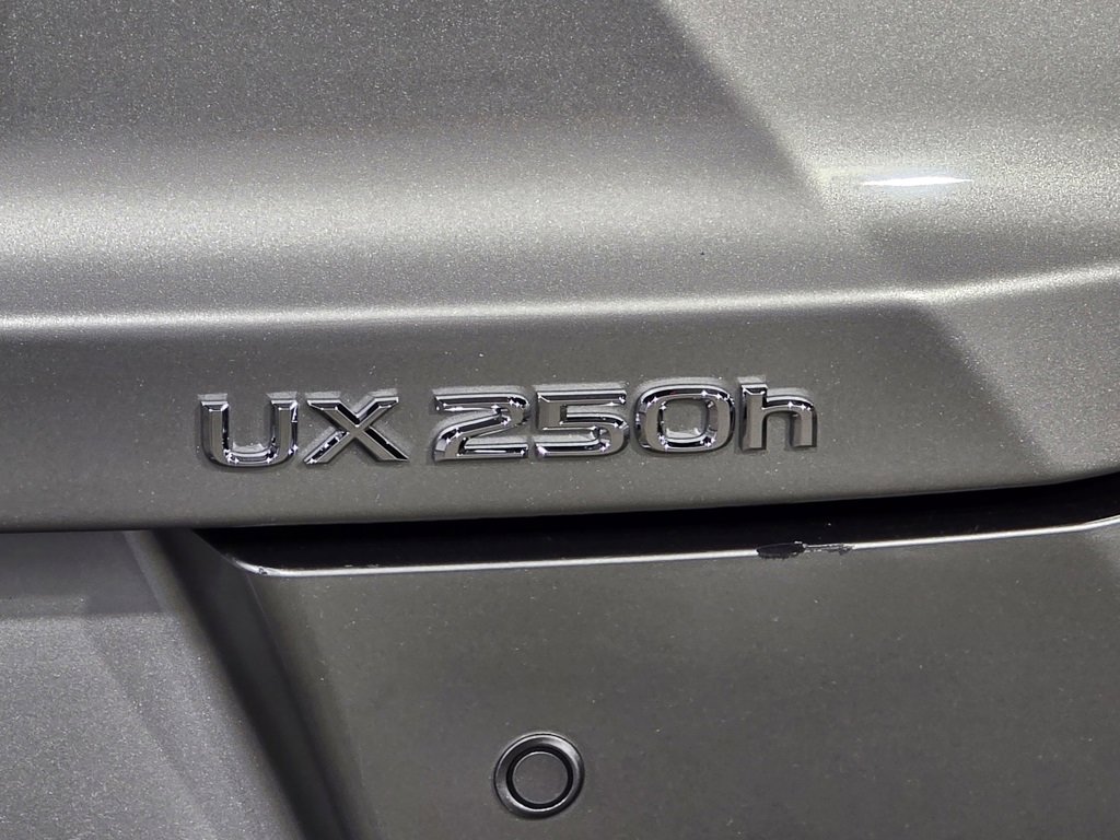 Used 2023 Lexus UX 250h FWD image 11