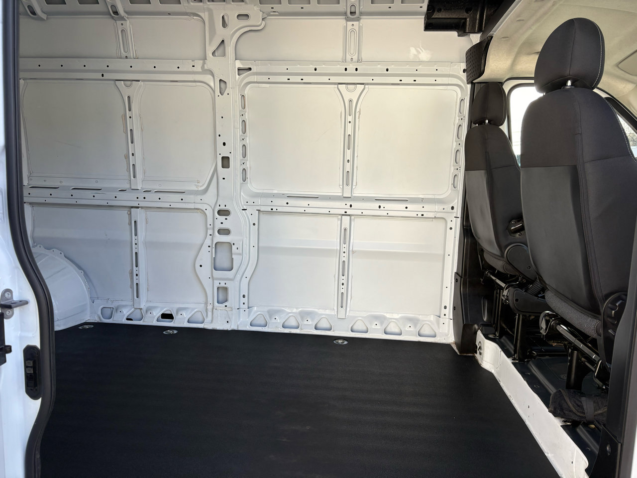 Used 2024 RAM ProMaster 2500 image 18