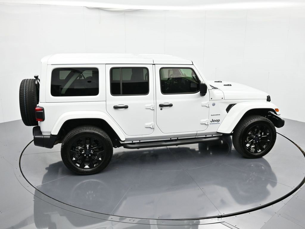Used 2024 Jeep Wrangler Unlimited Sahara w/ Safety Group image 34