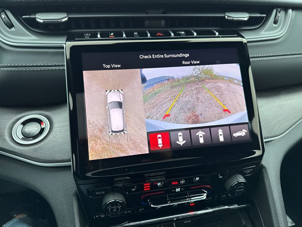 New 2025 Jeep Grand Cherokee L Limited w/ Luxury Tech Group II image 31