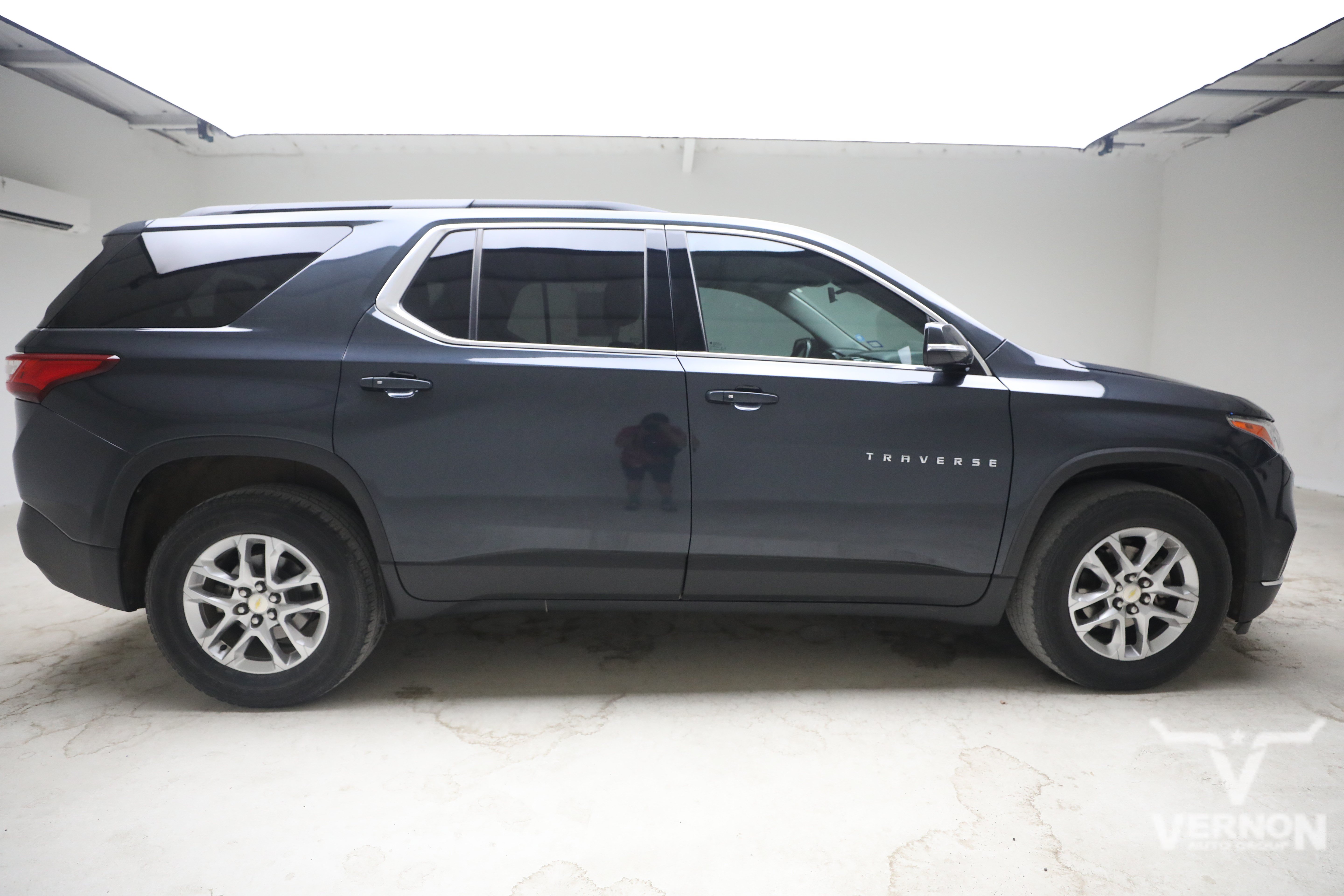 Used 2020 Chevrolet Traverse LT w/ LPO, Floor Liner Package FWD image 5